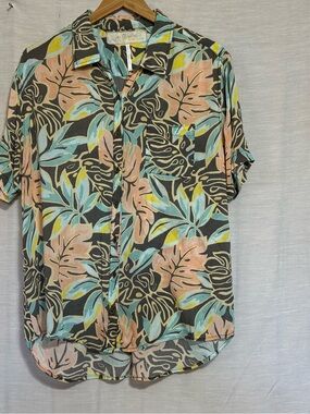 Jen’s Pirate Booty Aloha Kula Tropical Leaf Button Up Shirt Boho